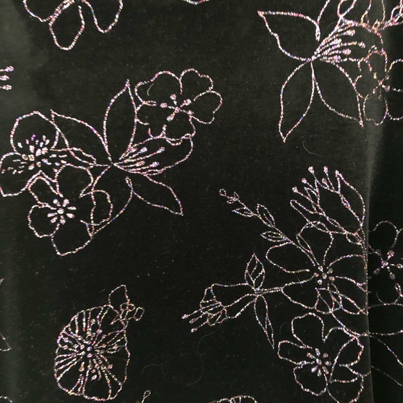 Black velvet top with sparkly pink floral design - Picture 9 of 12